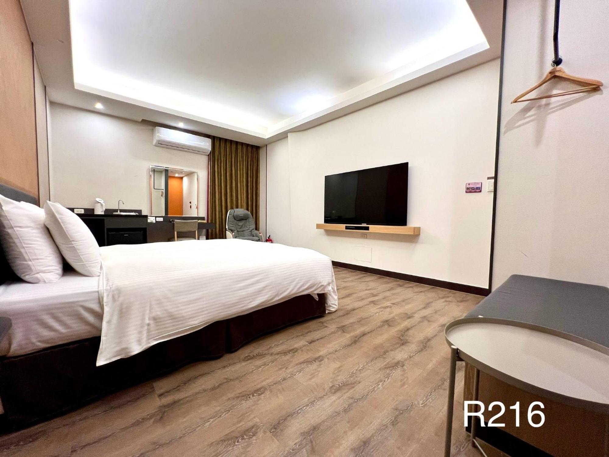 Cigar Motel ไถหนาน ภายนอก รูปภาพ