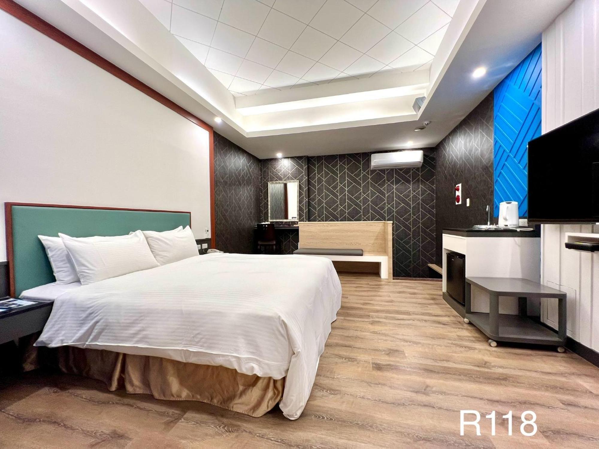 Cigar Motel ไถหนาน ภายนอก รูปภาพ