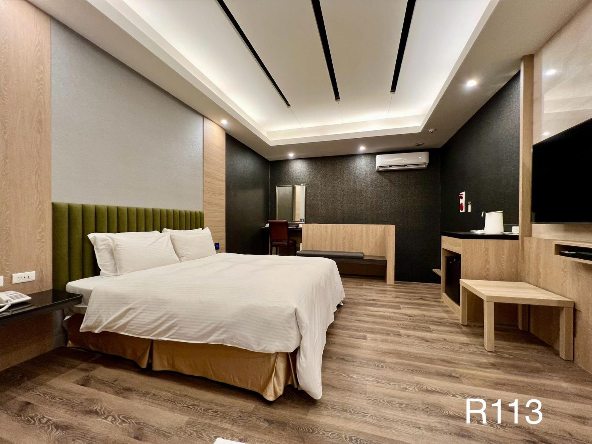 Cigar Motel ไถหนาน ภายนอก รูปภาพ